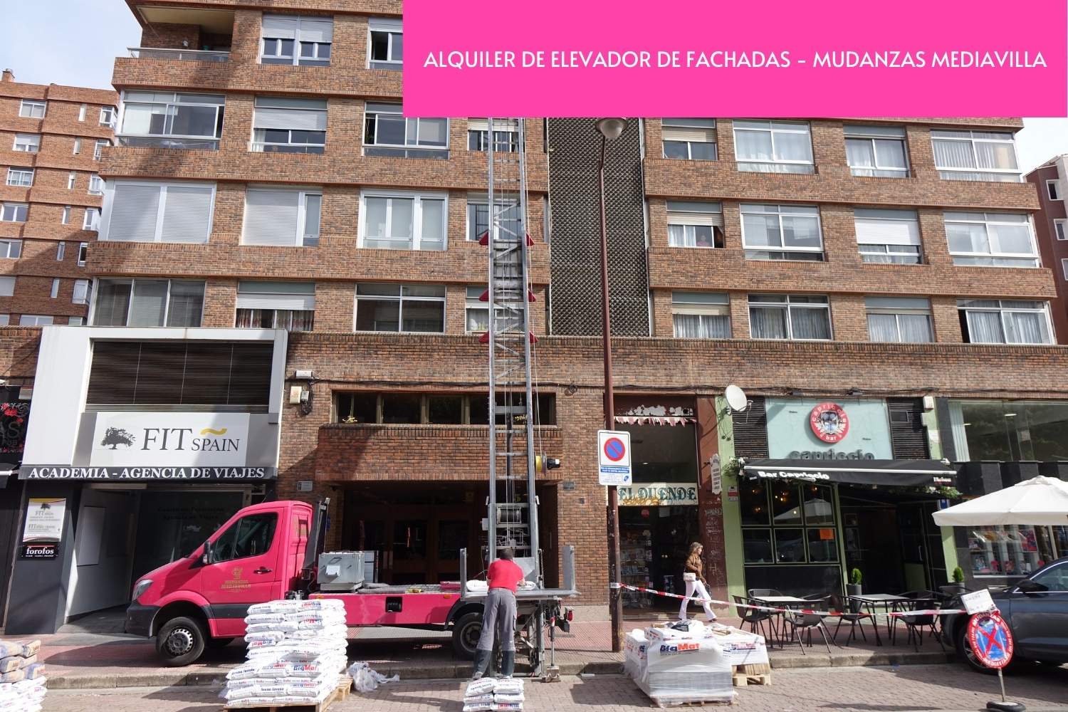 ALQUILER DE ELEVADOR DE FACHADAS - MUDANZAS MEDIAVILLA